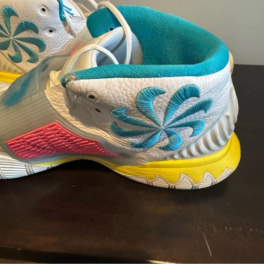 Unique size- Nike Kyrie 6 Neon Graffiti High-Top Shoes - Picture 4 of 9